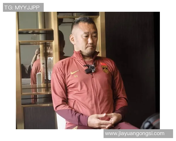 眉毛粗的足球明星男展现独特魅力与风格的运动之路